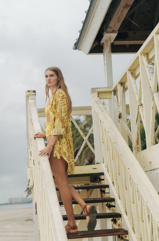 Camisa  larga estampada amarillo-café