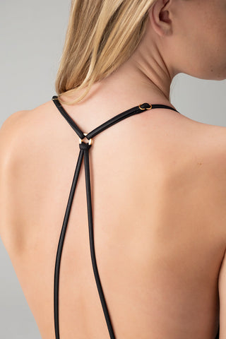 Body escote profundo negro