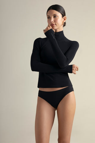 Camiseta negra deportiva manga larga