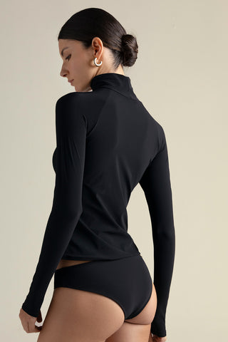 Camiseta negra deportiva manga larga