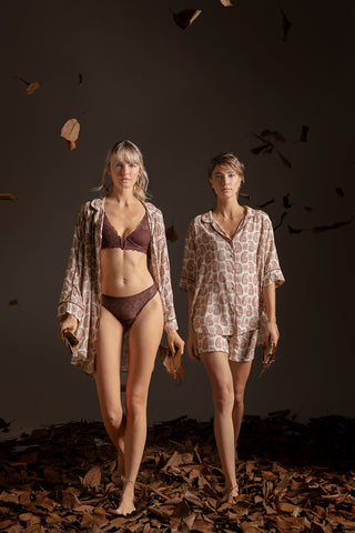 Pijama short estampada café