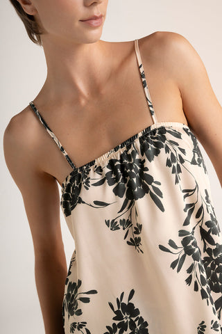 Pijama pantalón flores negras