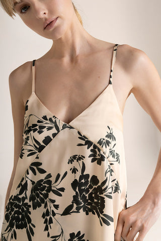 Pijama short flores negras