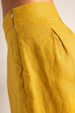 Short Amarillo