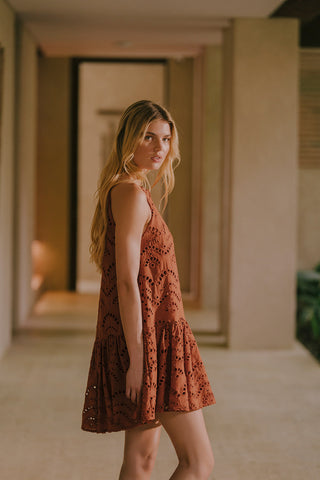 Vestido corto Café