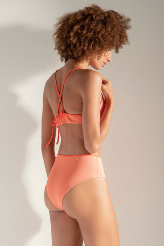 Top Deportivo con Textura en Rib y Sesgo