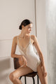 Body con escote triangular, Color Crudo
