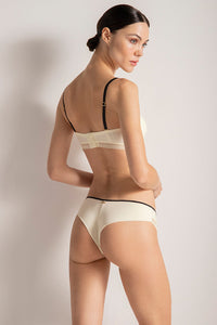 Brasier estructurado con cargaderas en contraste
