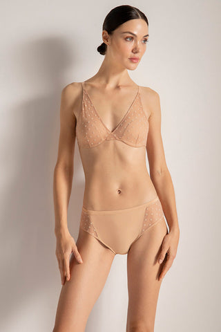 Brasier triangular largo en tul de puntos afelpados.