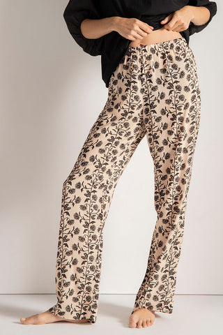 Pantalón bota recta. Color Estampado