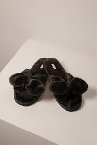 Pantuflas tipo sandalias con nudo fijo Color Negro