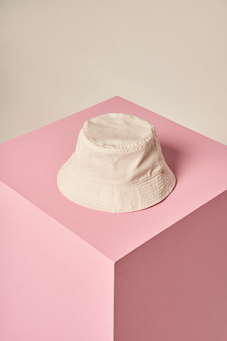 Sombrero Blanco tipo bucket