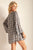 Vestido con estampado tie dye de cuadros azules