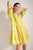 Vestido corto en lino, cuello con escote en v, Color Amarillo