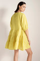 Vestido corto en lino, cuello con escote en v, Color Amarillo